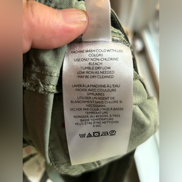 NWT Anthropologie Wanderer Camo pants. Size 28 - Picture 9 of 12